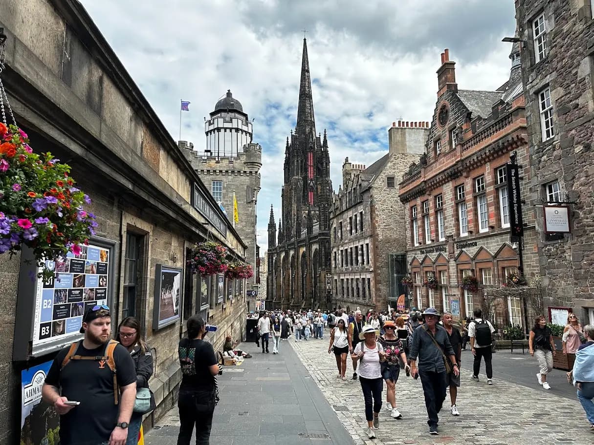 Edinburgh: The City That Feels Like a Living Story